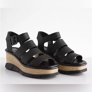 Sorel Black and Tan Wedge Sandals 8.5 W